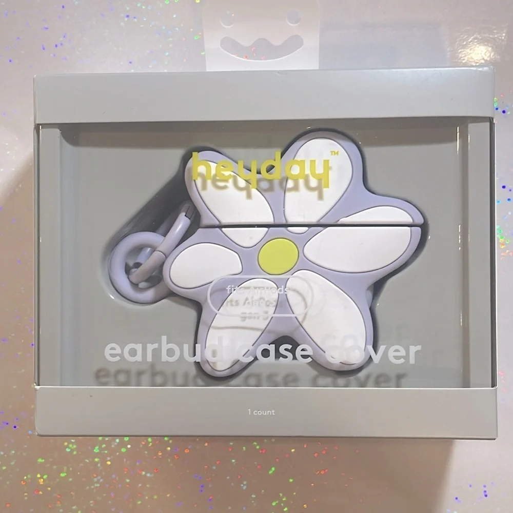 Heyday Purple and White Flower Earbud Case Cover